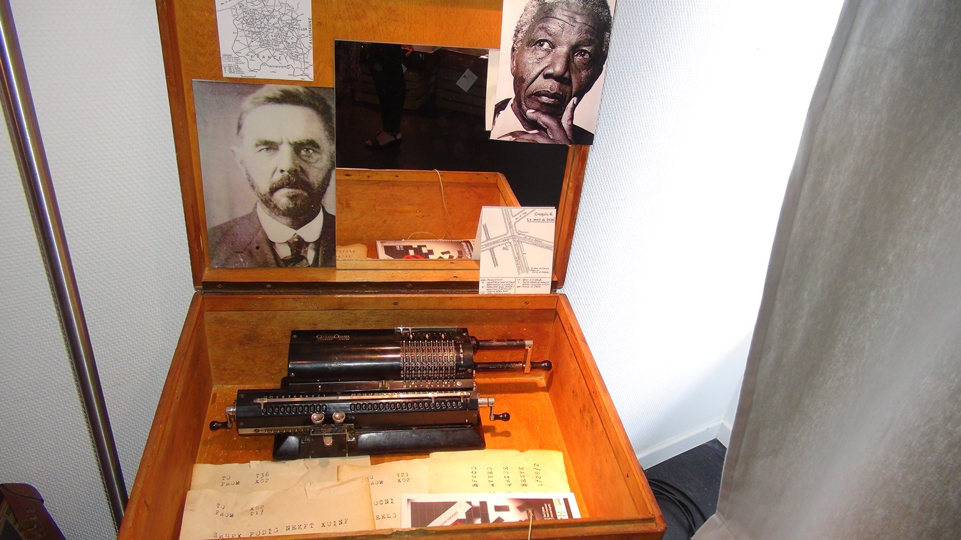 expo tm valise walthère dewé a.s